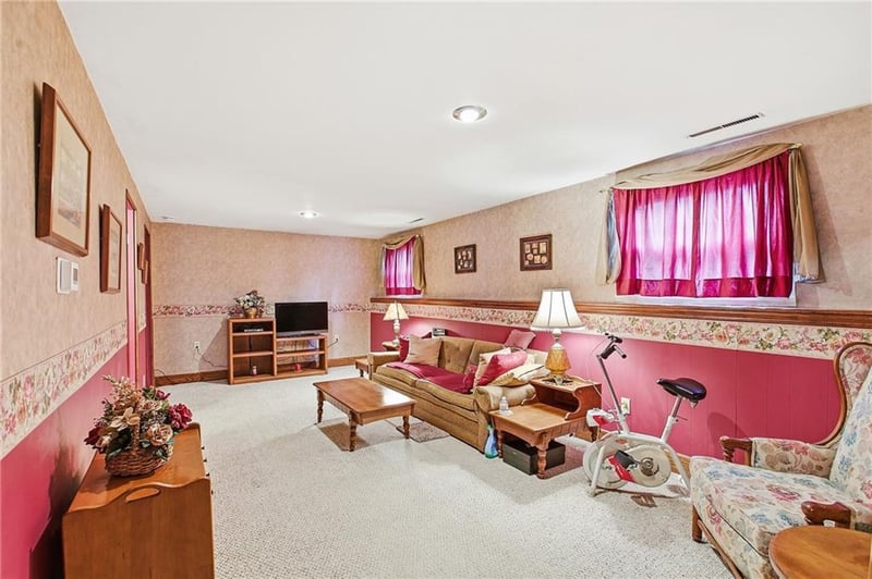 10015 Kessler St, Overland Park, KS 66212
