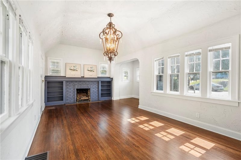 2118 Tauromee Ave, Kansas City, KS 66102