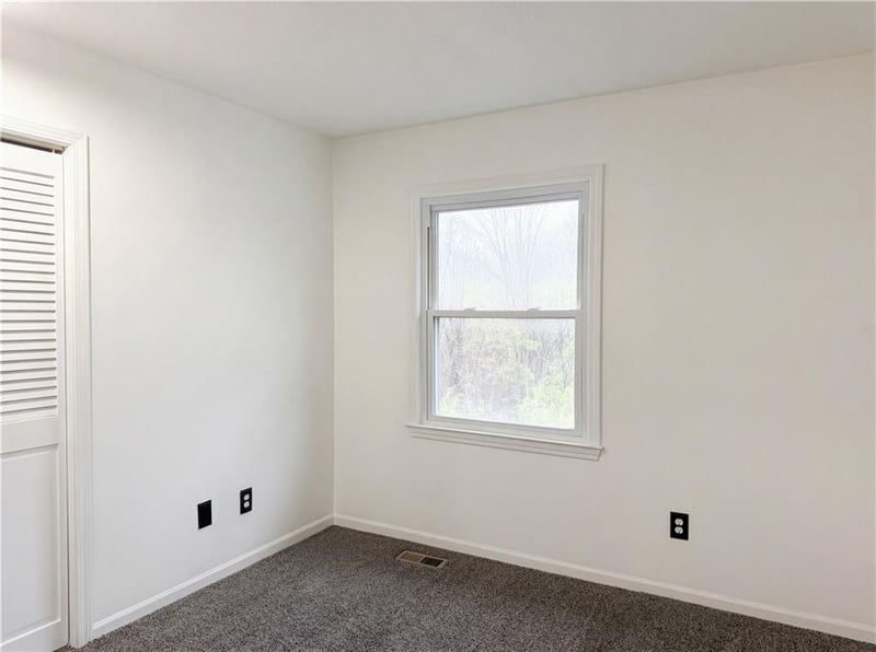 3345 Lake Shore Dr, Blue Springs, MO 64014