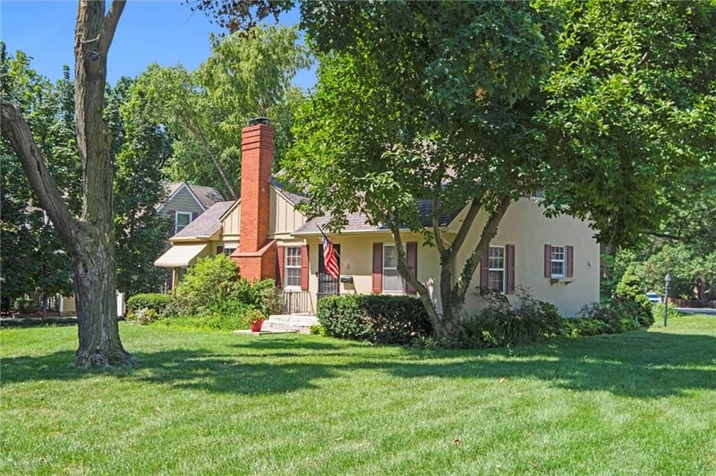 5324 Fairway Rd, Fairway, KS 66205