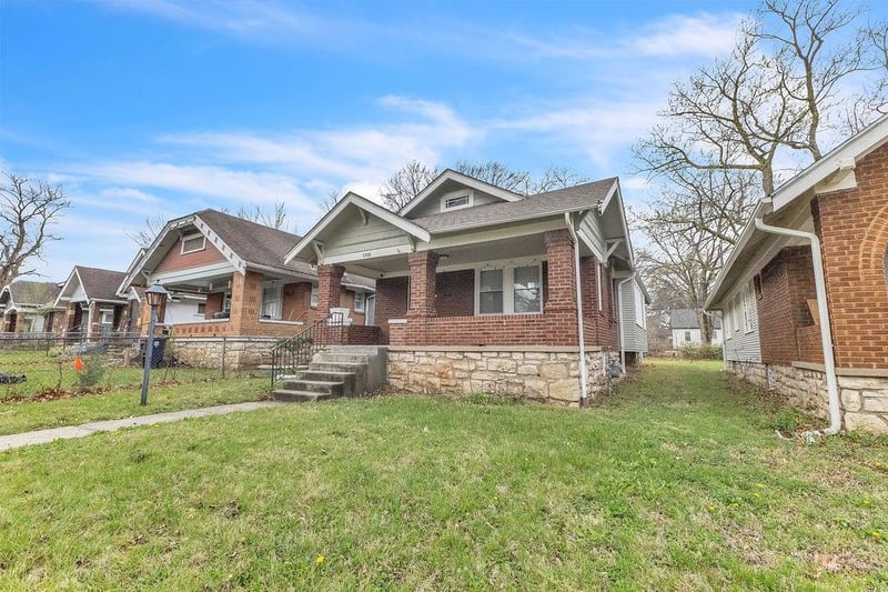 5306 Olive St, Kansas City, MO 64130
