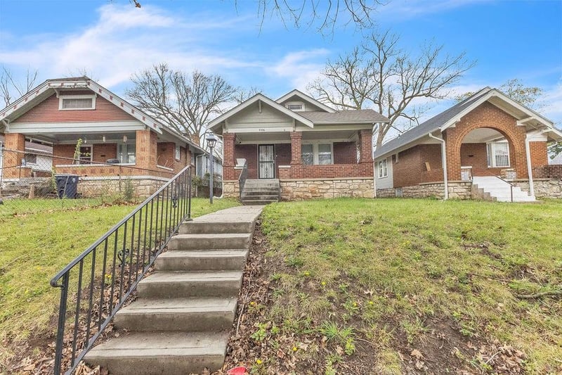 5306 Olive St, Kansas City, MO 64130