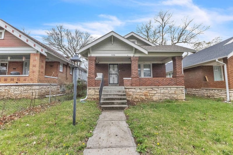 5306 Olive St, Kansas City, MO 64130