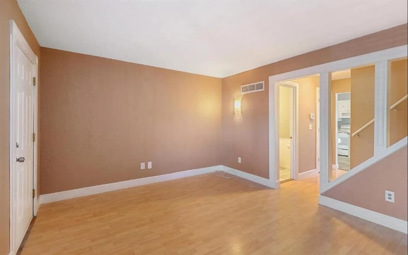 10021 52nd St, Merriam, KS 66203