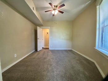 1614 E Linwood Blvd, Kansas City, MO 64109