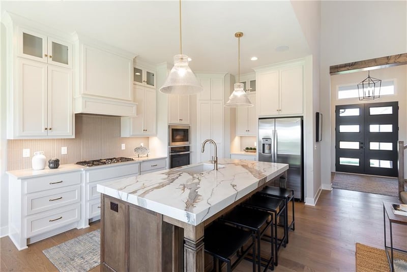 18601 Ironwood St, Overland Park, KS 66085