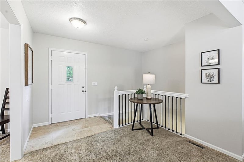 1128 Westwind Dr, Lee's Summit, MO 64086