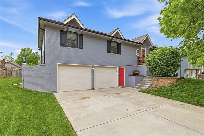 1128 Westwind Dr, Lee's Summit, MO 64086
