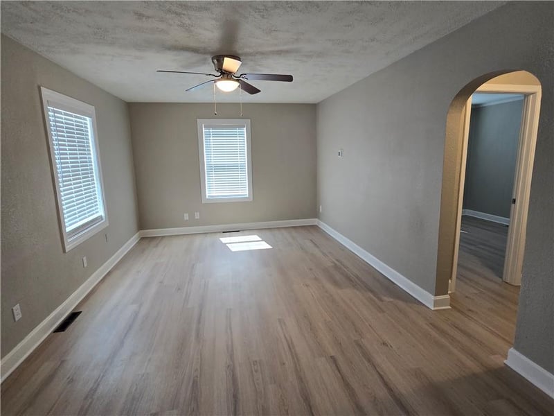708 Pine St, Belton, MO 64012