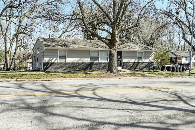 3116 Gregory Blvd, Kansas City, MO 64132