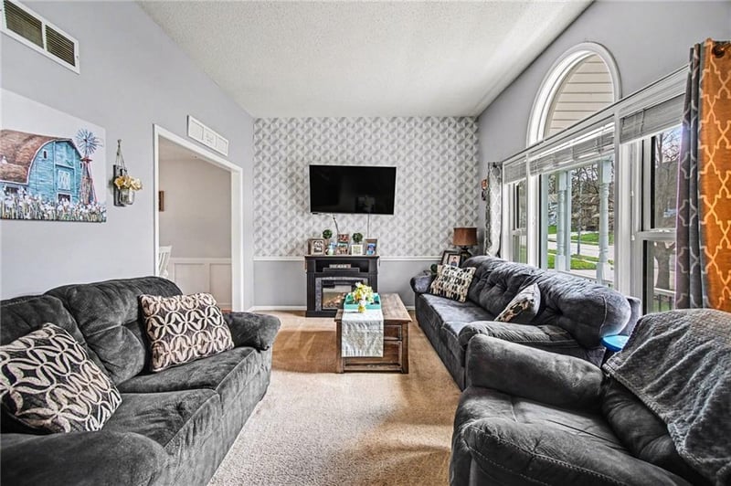 508 73rd Ter, Kansas City, MO 64118