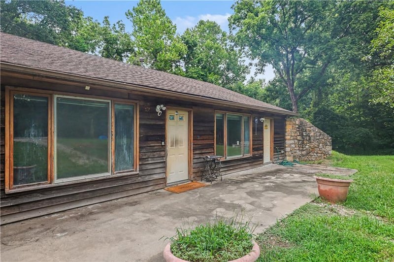 11719 Hunt Rd, Lone Jack, MO 64070