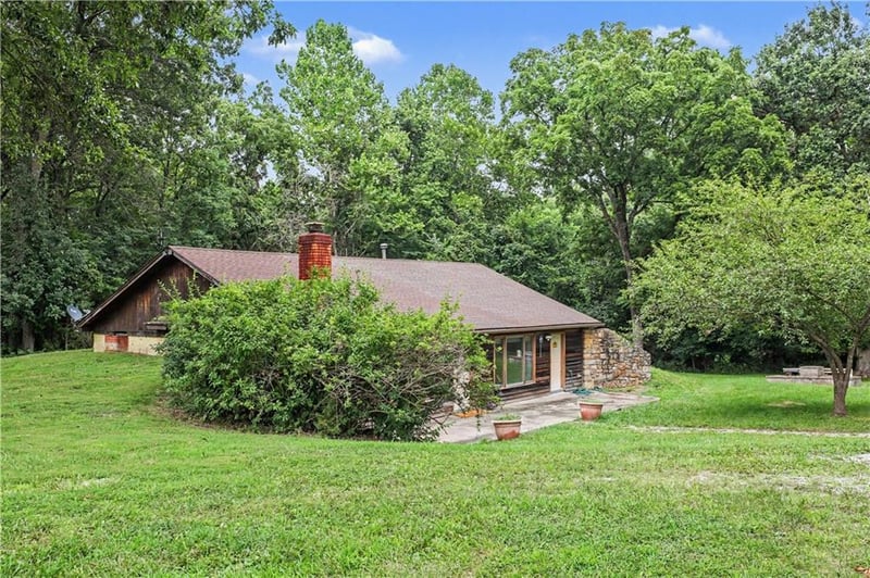 11719 Hunt Rd, Lone Jack, MO 64070