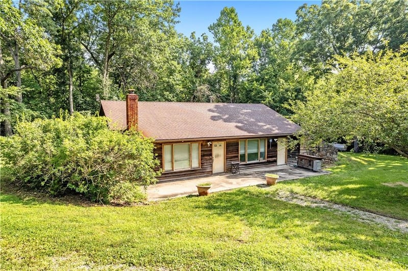 11719 Hunt Rd, Lone Jack, MO 64070
