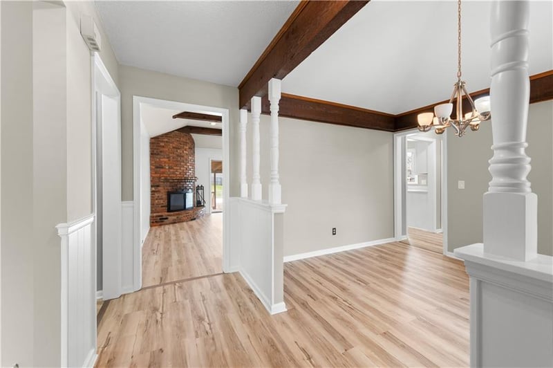 9912 Knox Dr, Overland Park, KS 66212