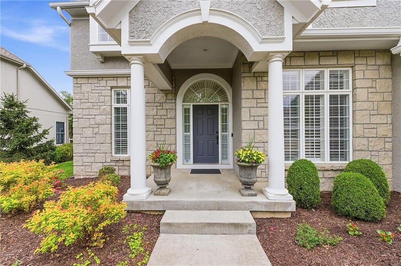13221 Falmouth St, Leawood, KS 66209