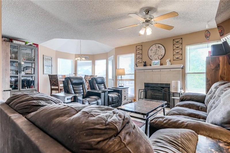 8660 110th St, Kansas City, MO 64157