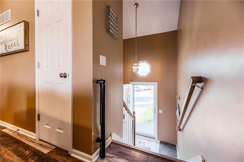 8660 110th St, Kansas City, MO 64157