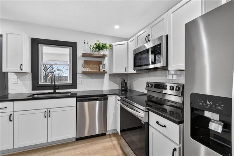 3541 78th St, Kansas City, MO 64132