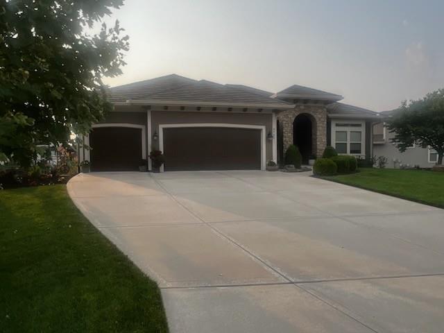 9702 Shady Bend Cir, Lenexa, KS 66227