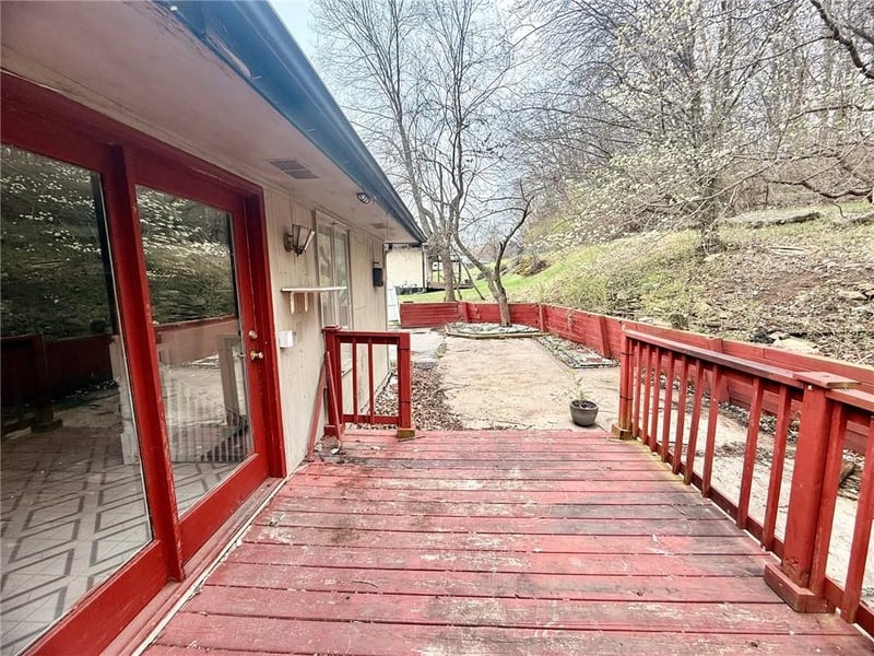 3112 Hampton Rd, St Joseph, MO 64505