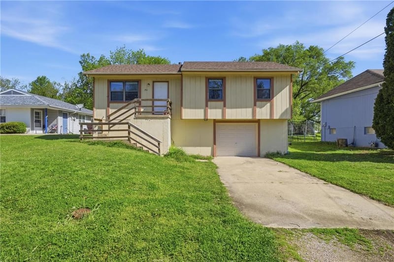 711 Park St, Clinton, MO 64735