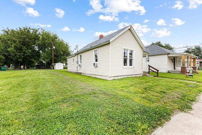 903 Valley St, St Joseph, MO 64504