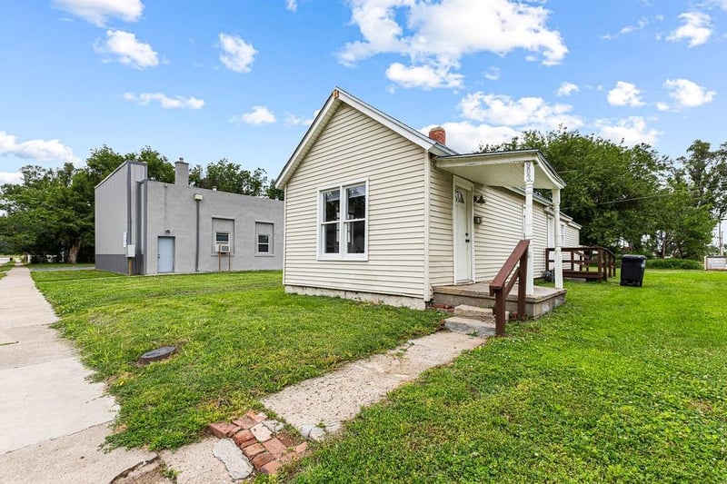 903 Valley St, St Joseph, MO 64504