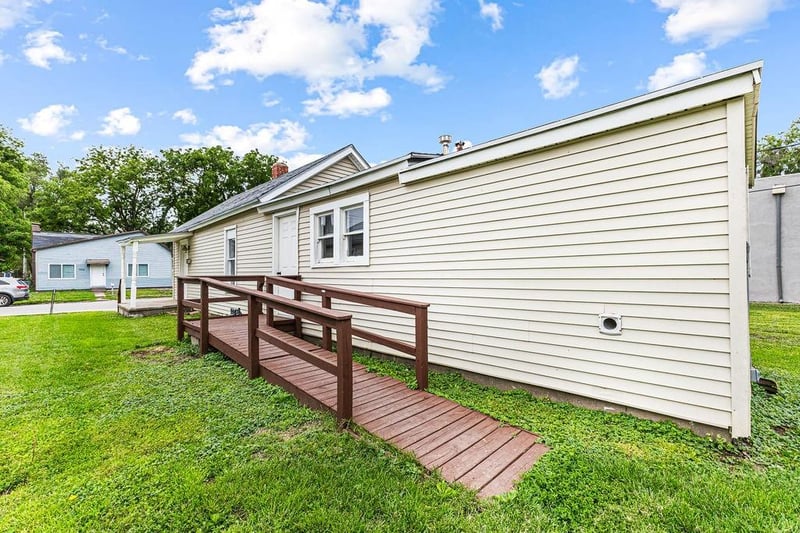 903 Valley St, St Joseph, MO 64504