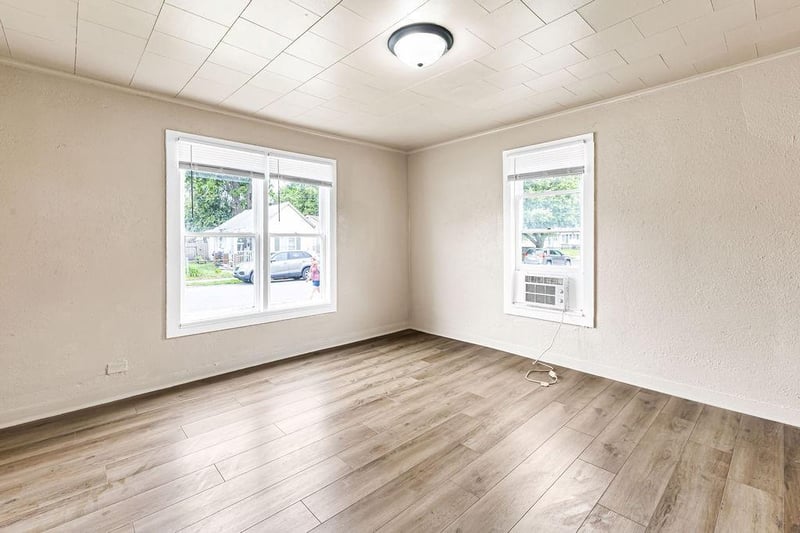 903 Valley St, St Joseph, MO 64504