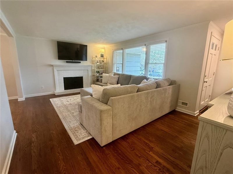 5709 78th St, Prairie Village, KS 66208