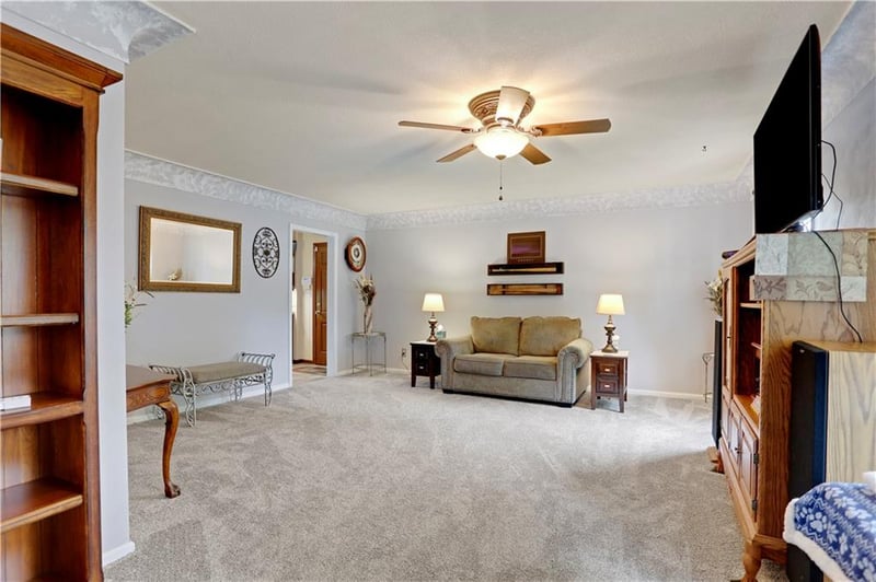 9309 30th St, Independence, MO 64052