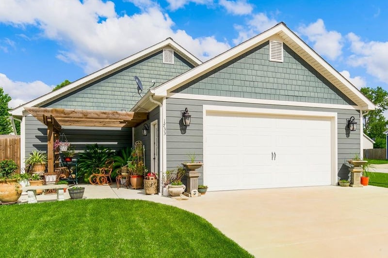 1733 S Chestnut St, Ottawa, KS 66067