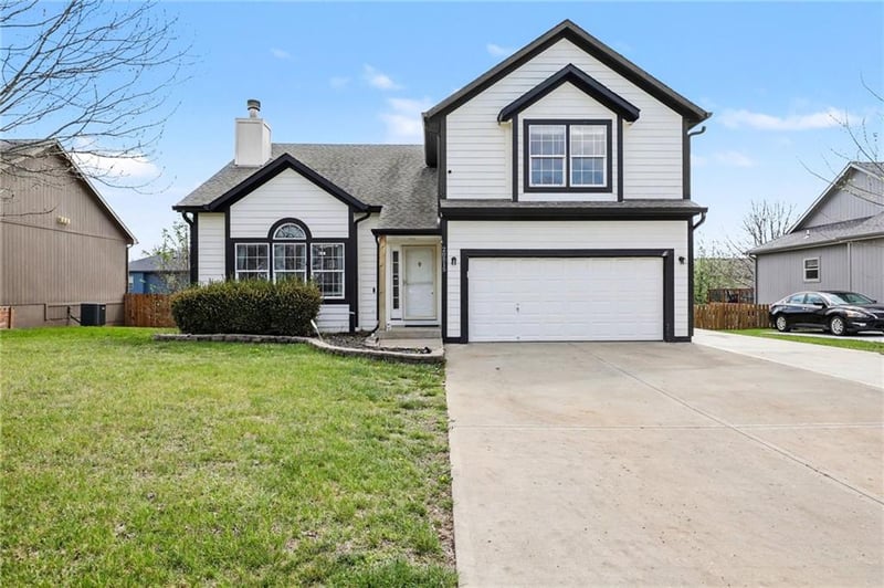 20515 220th Ter, Spring Hill, KS 66083