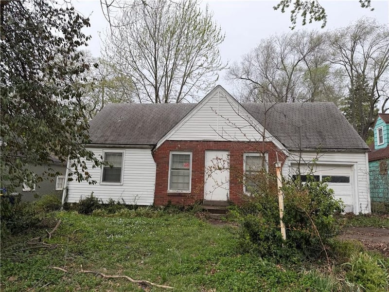 7708 Grand Ave, Kansas City, MO 64114