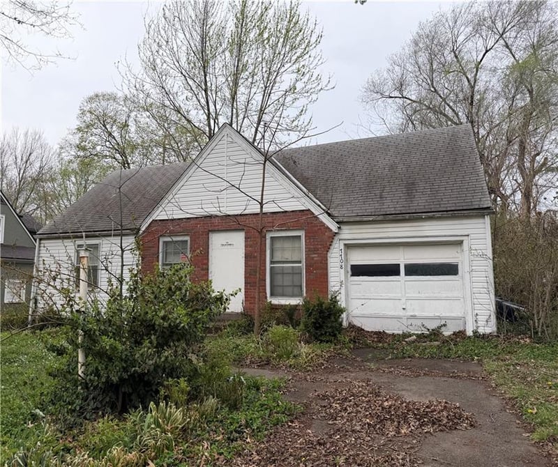 7708 Grand Ave, Kansas City, MO 64114