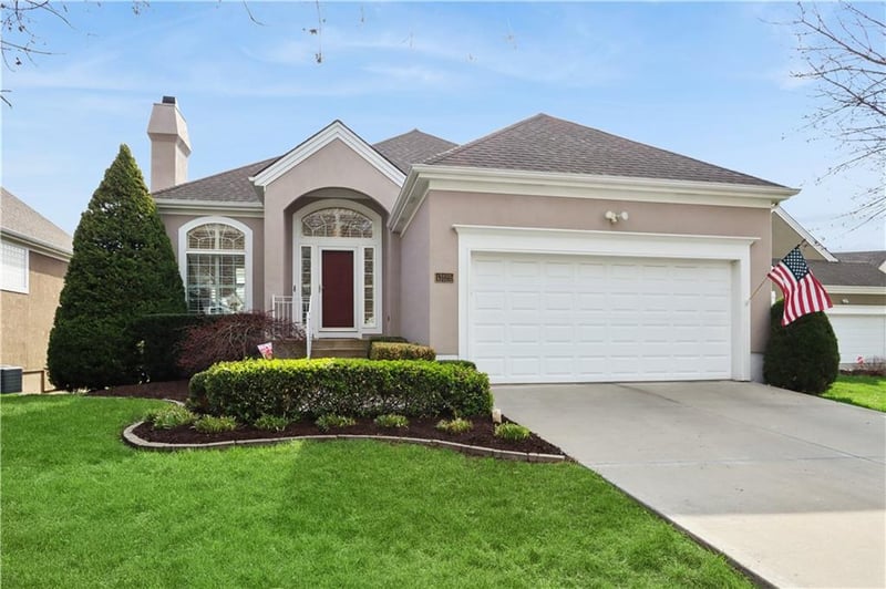 13125 Summit Ct, Kansas City, MO 64145