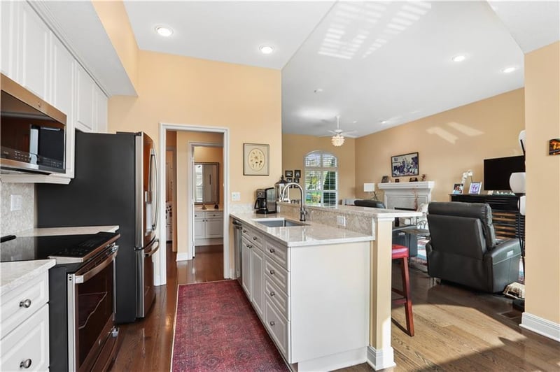 13125 Summit Ct, Kansas City, MO 64145