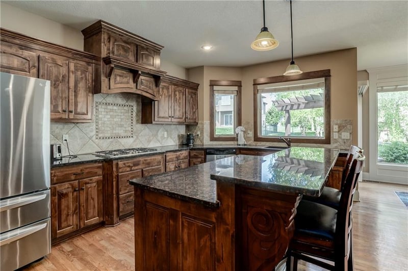 18914 100th St, Lenexa, KS 66220