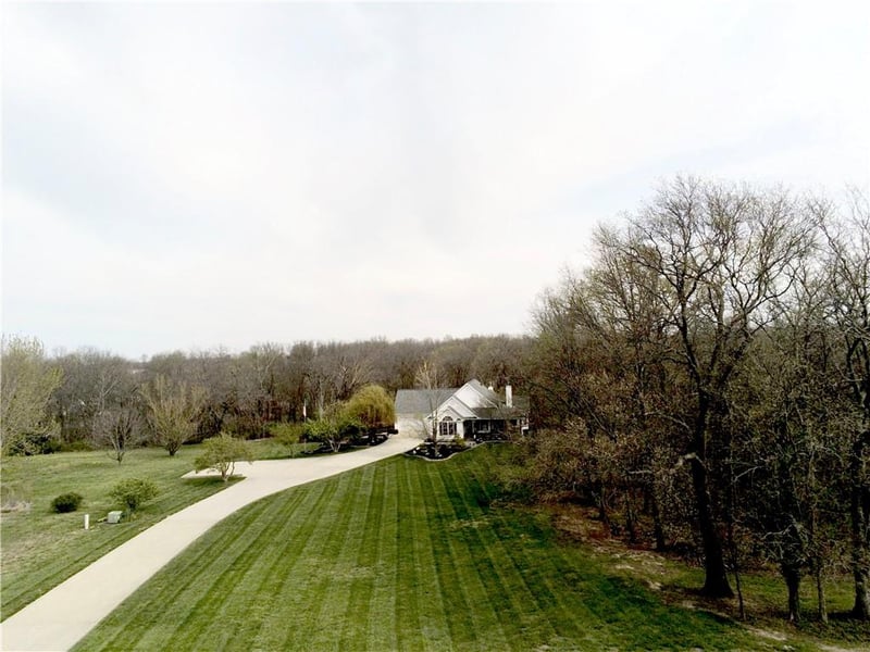 9 260th Rd, Warrensburg, MO 64093
