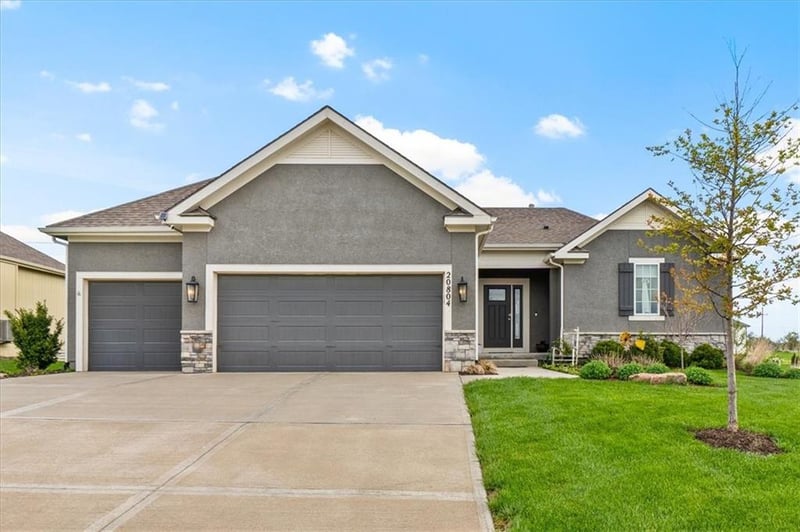 20804 189th St, Spring Hill, KS 66083