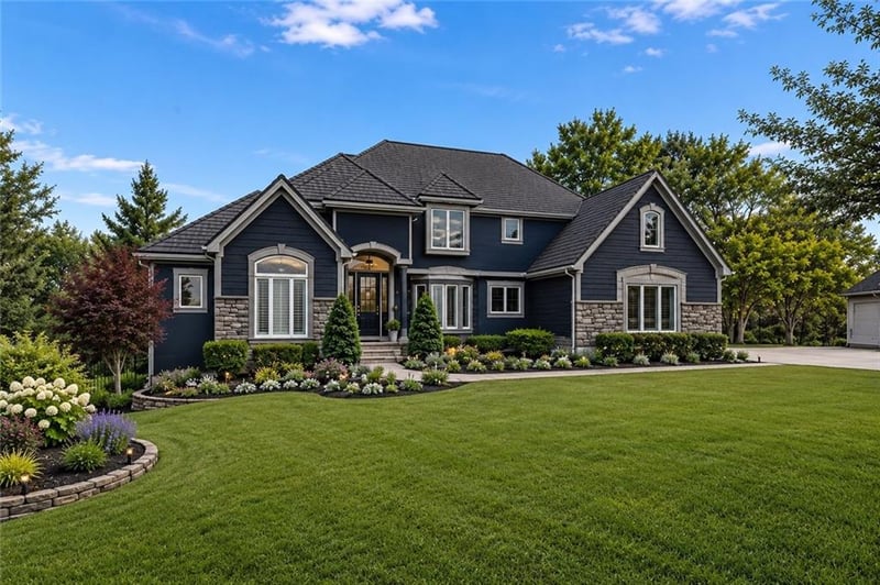 14105 Belinder St, Leawood, KS 66224