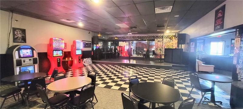 118 Jackson St, Iola, KS 66749