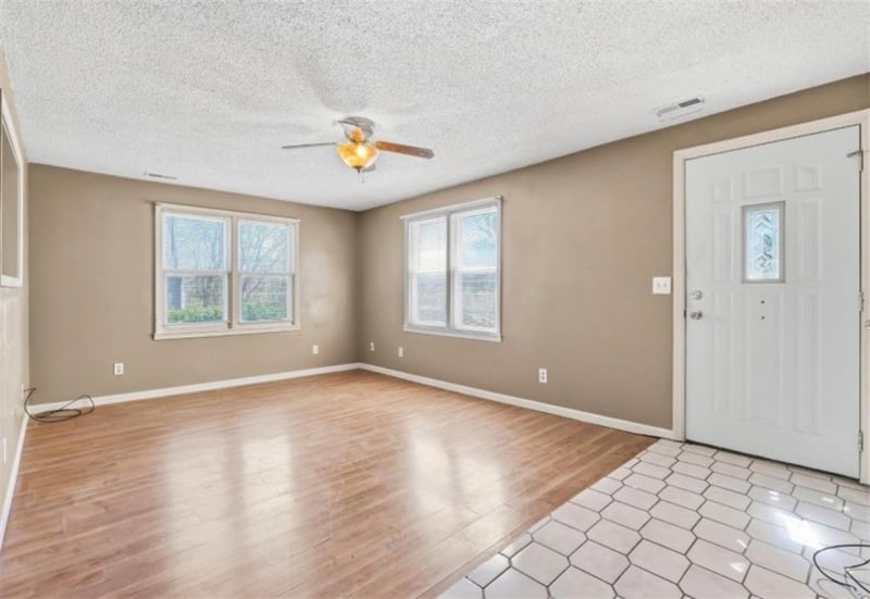 206 Alberta St, Mclouth, KS 66054