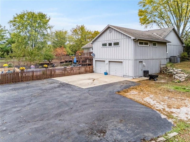 201 177th St, Belton, MO 64012