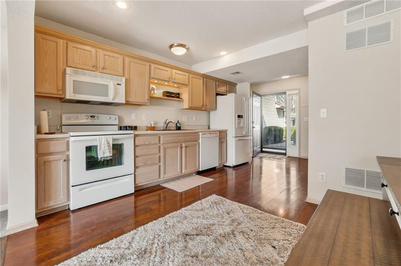 8104 Lawn Ave, Kansas City, MO 64119