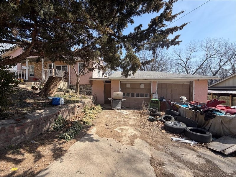 317 28th St, Kansas City, KS 66102