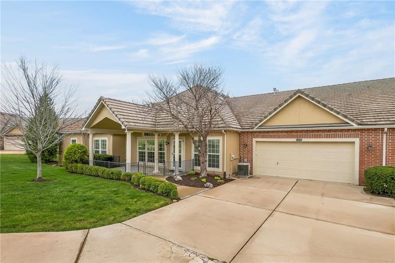 5409 145 St, Leawood, KS 66224