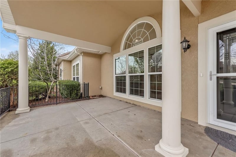5409 145 St, Leawood, KS 66224