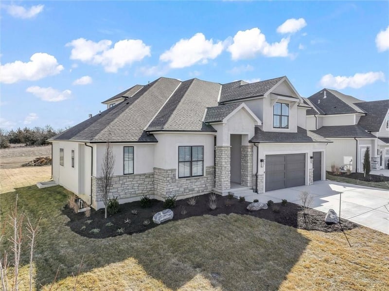 21112 W 81st St, Shawnee, KS 66220